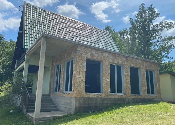 Izletiste Pocivala Будинок відпочинку *